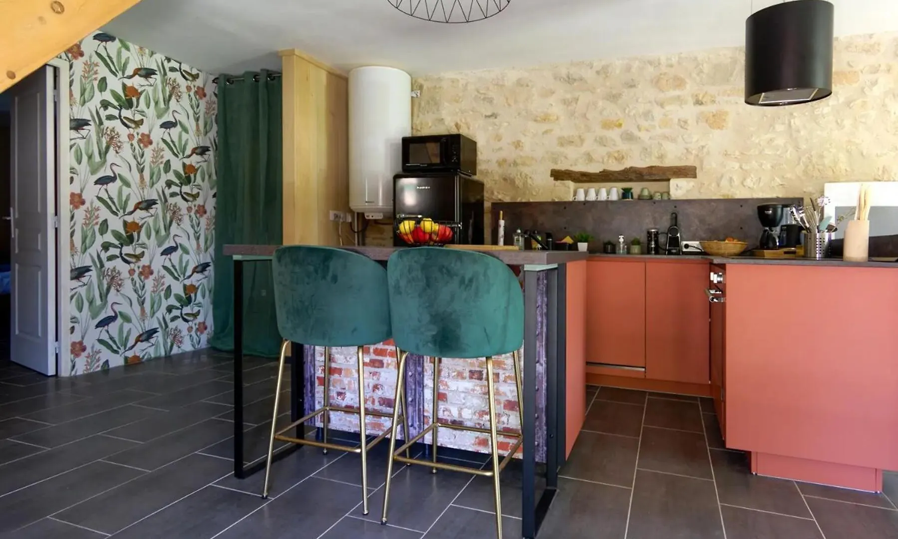Les Gites De La Vallee Du Ceou Gourdon-en-quercy 0*,  France