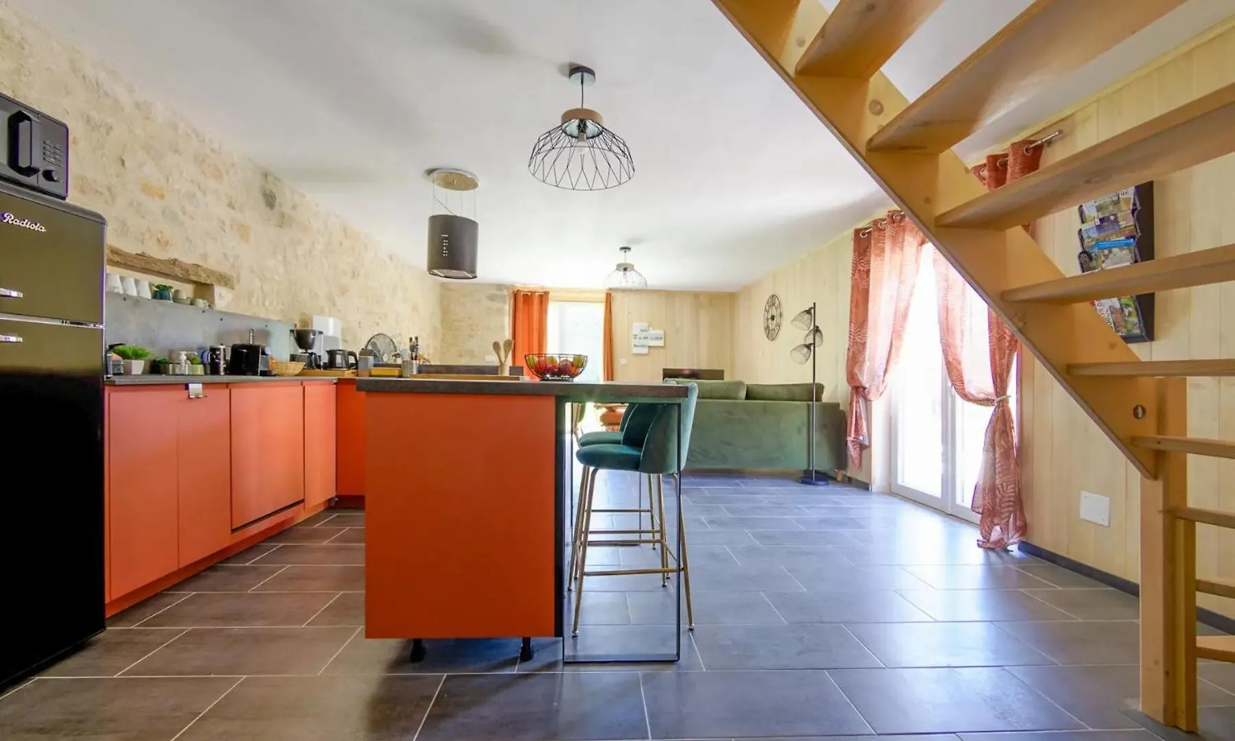 Les Gites De La Vallee Du Ceou Gourdon-en-quercy 0*,  France